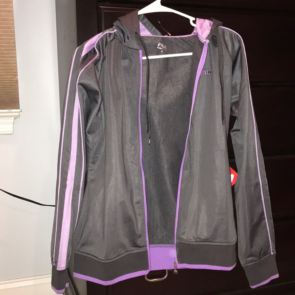 FILA zip up tag attached!